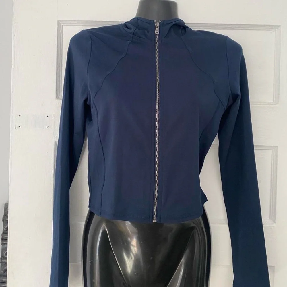 HOLLISTER BRAND NEW WITH TAGS THREE PIECE BUNDLE MEDIUM - Picture 2 of 10